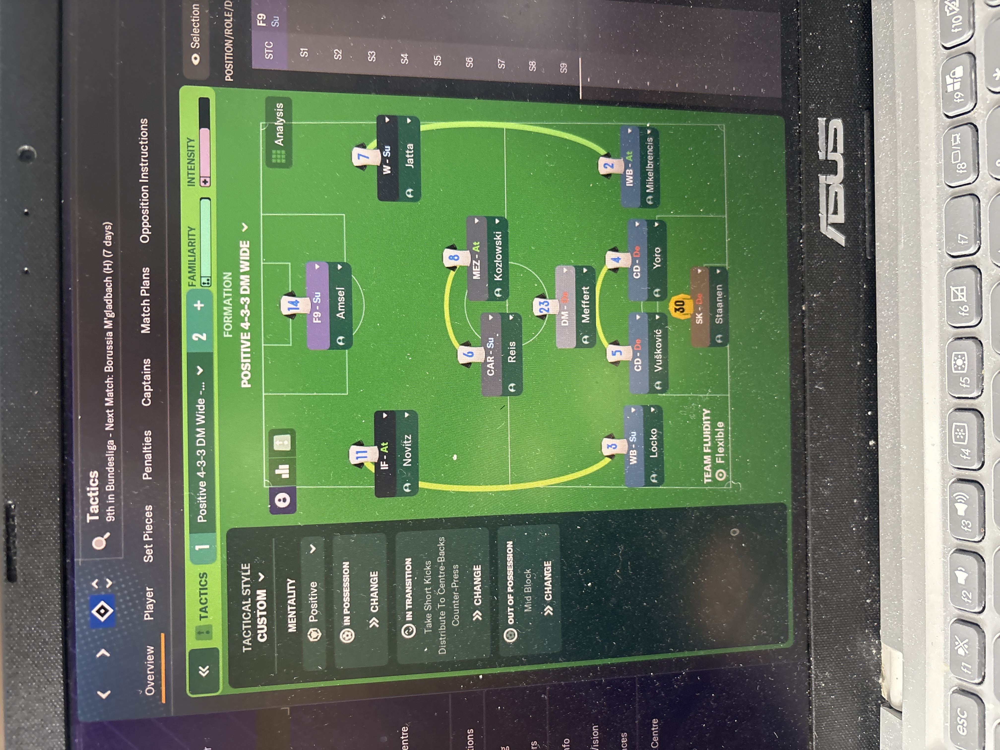 4-3-3 DM Wide tactic screenshot