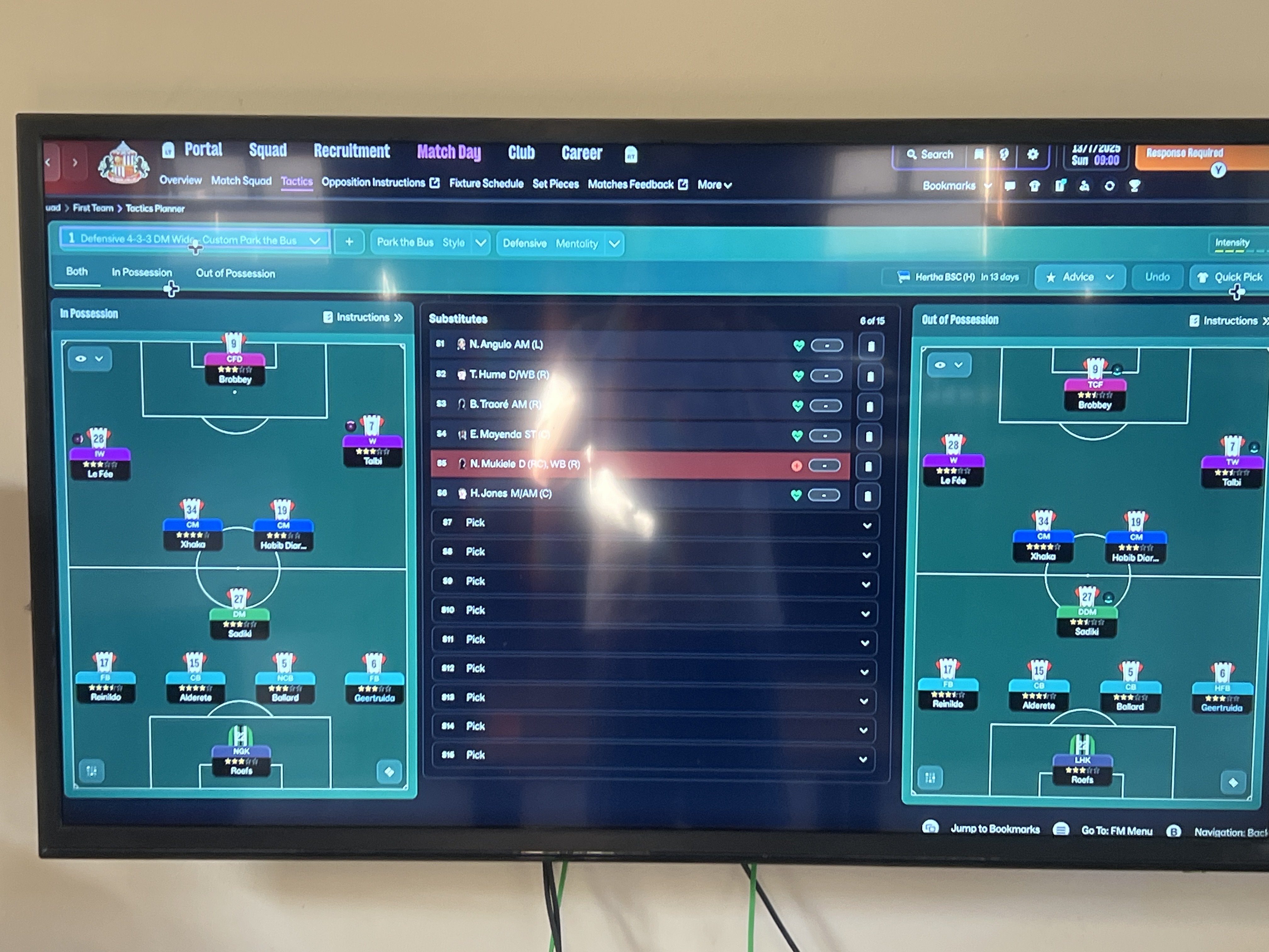 4-3-3 DM Wide tactic screenshot